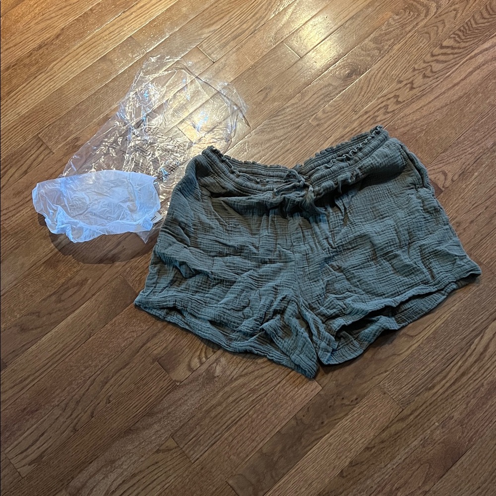 Hello nite green drawstring shorts XL
